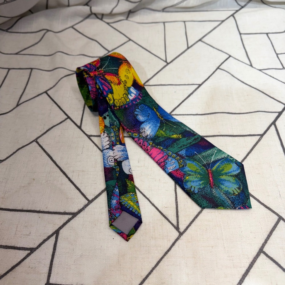 San Sun Butterfly Silk Tie One Size Multicolor Graphic Nature Print‎ Vintage